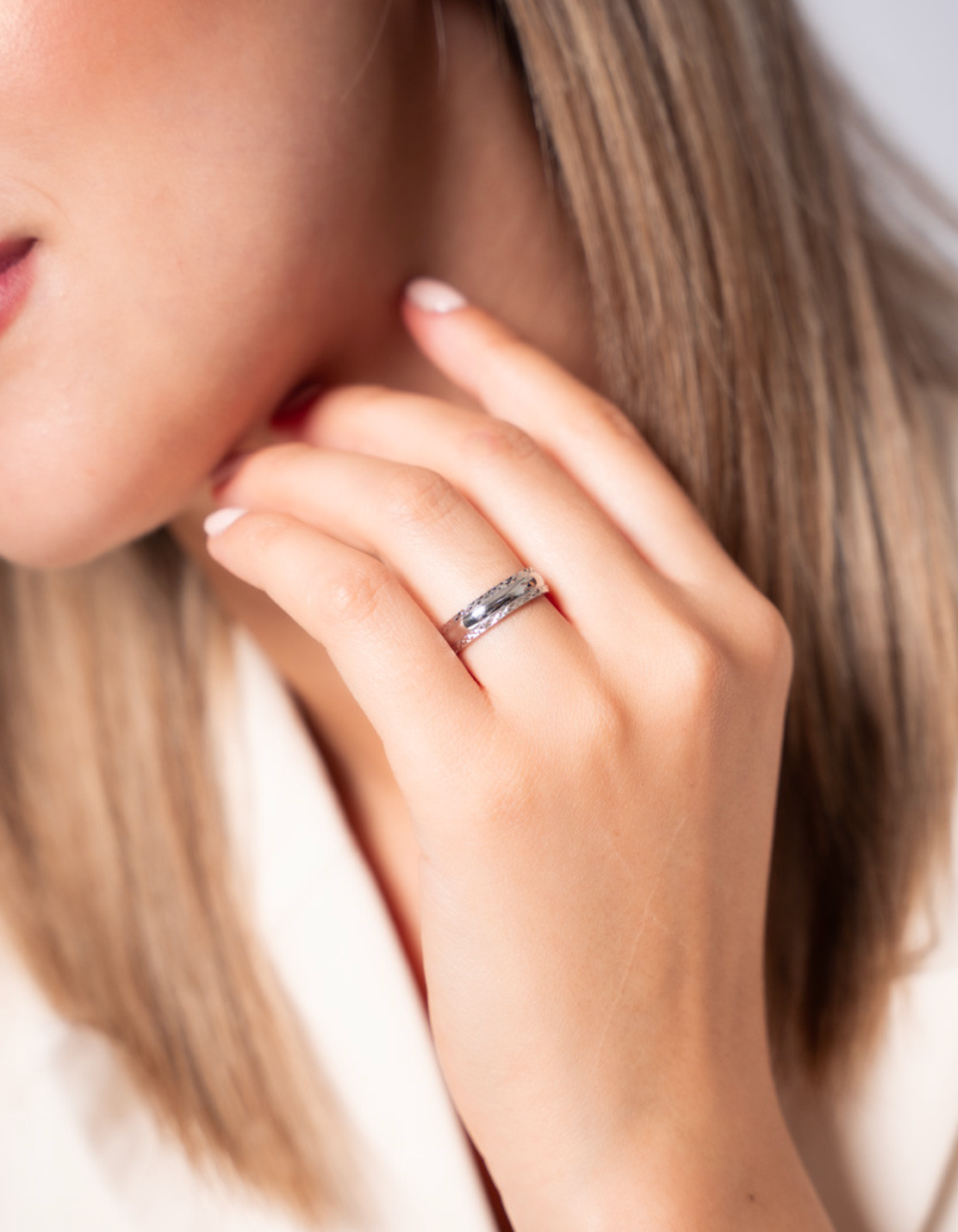 Anillo alianza rombos lapidados de plata de ley 925 bañada en rodio - 13-4171