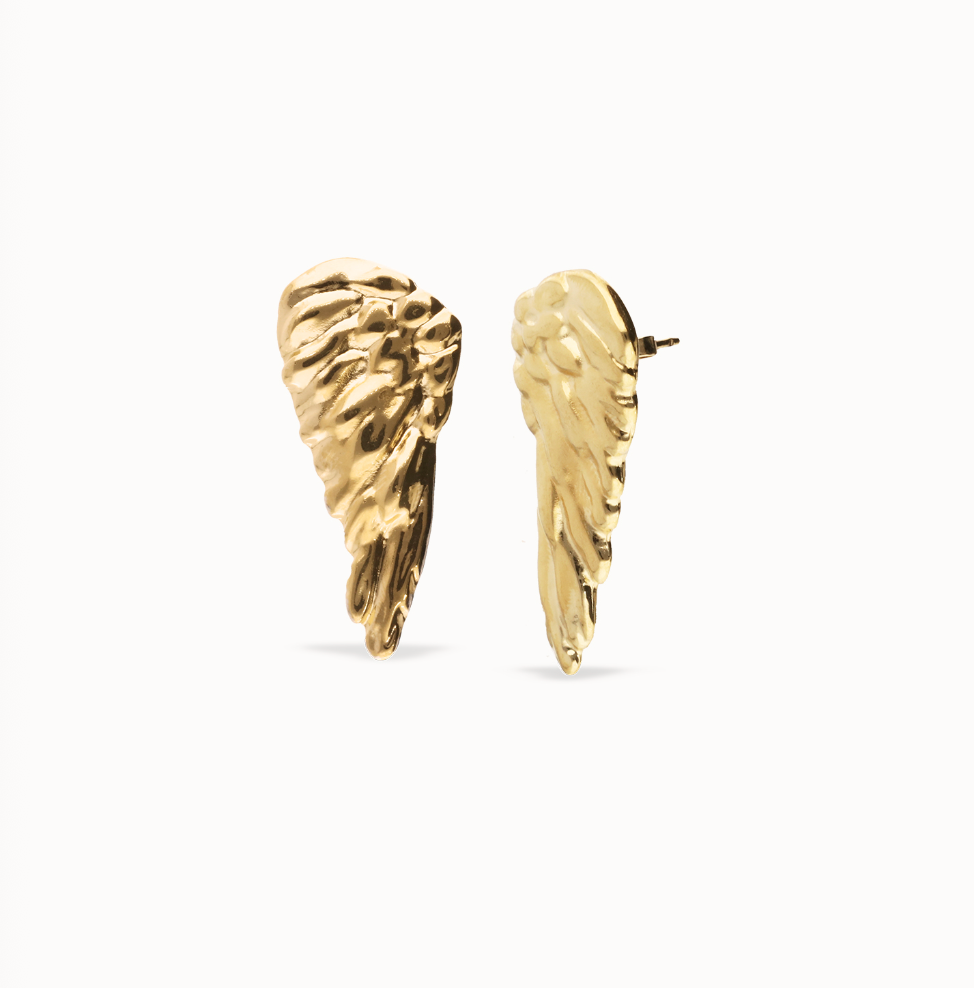 Pendientes bañados en oro 18k con forma de ala