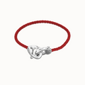 Pulsera de cuero rojo con mosquetón entrelazado en plata