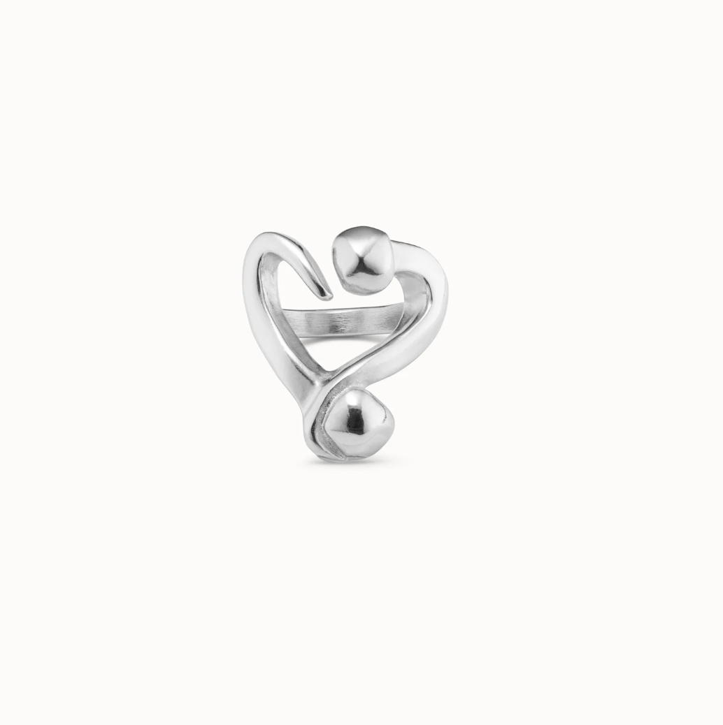 Anillo bañado en plata abierto diseño corazón clavado  TALLA 21