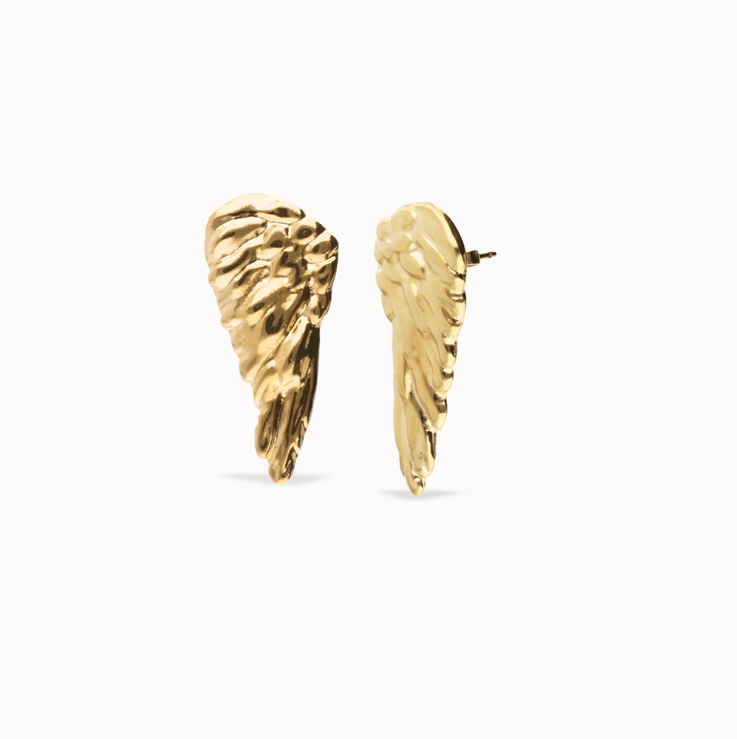 Pendientes bañados en oro 18k con forma de alas