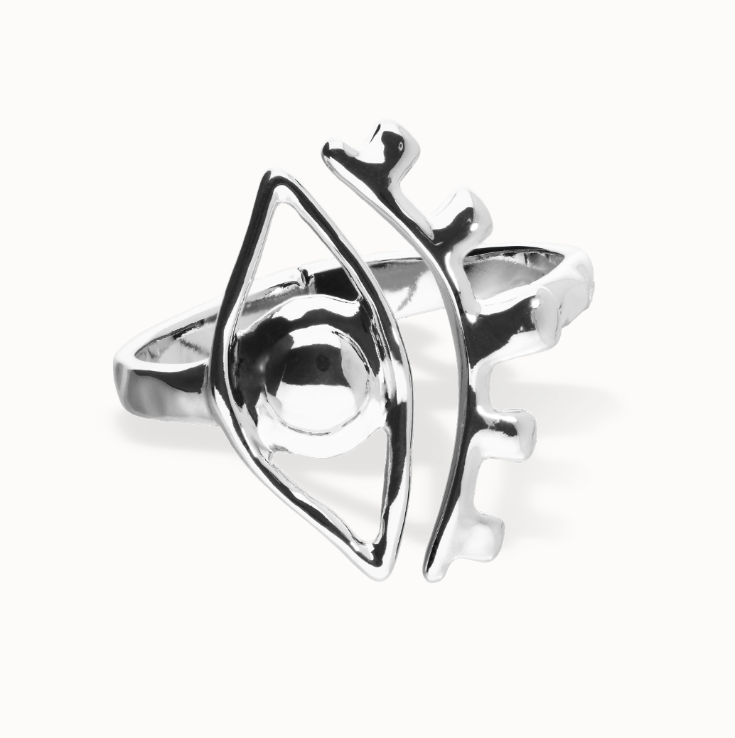 Pulsera rígida bañada en plata con detalle de ojo