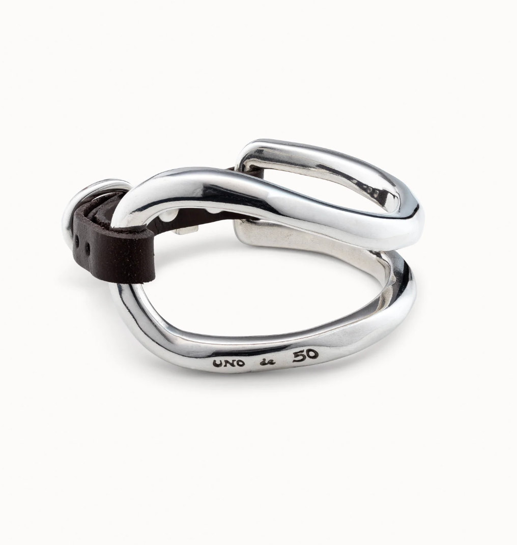 Pulsera bañado en plata de ley con detalle en cuero