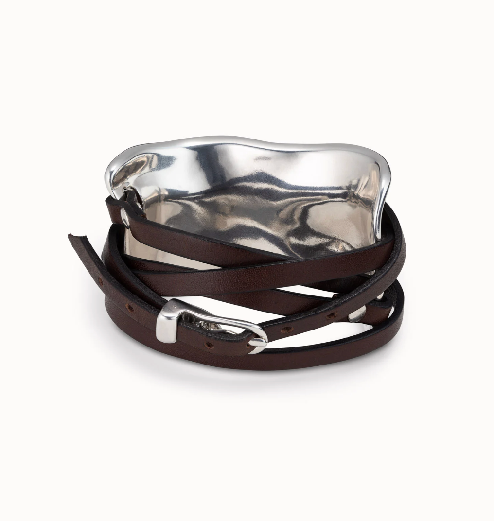 Pulsera bañada en plata de ley con tiras de cuero