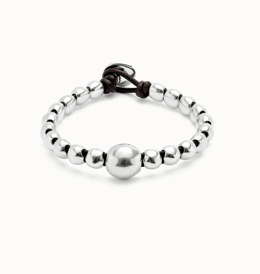 Pulsera de bolas bañadas en plata de ley y bola central de mayor tamaño