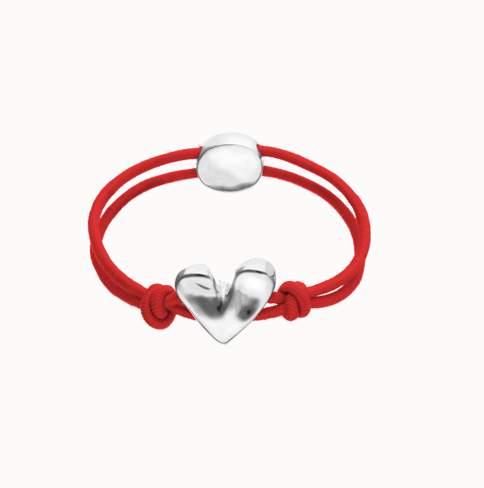 Pulsera de hilo elástico rojo con corazón bañado en plata de ley