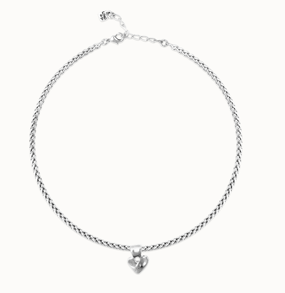Collar bañado en plata con detalle de corazón pequeño