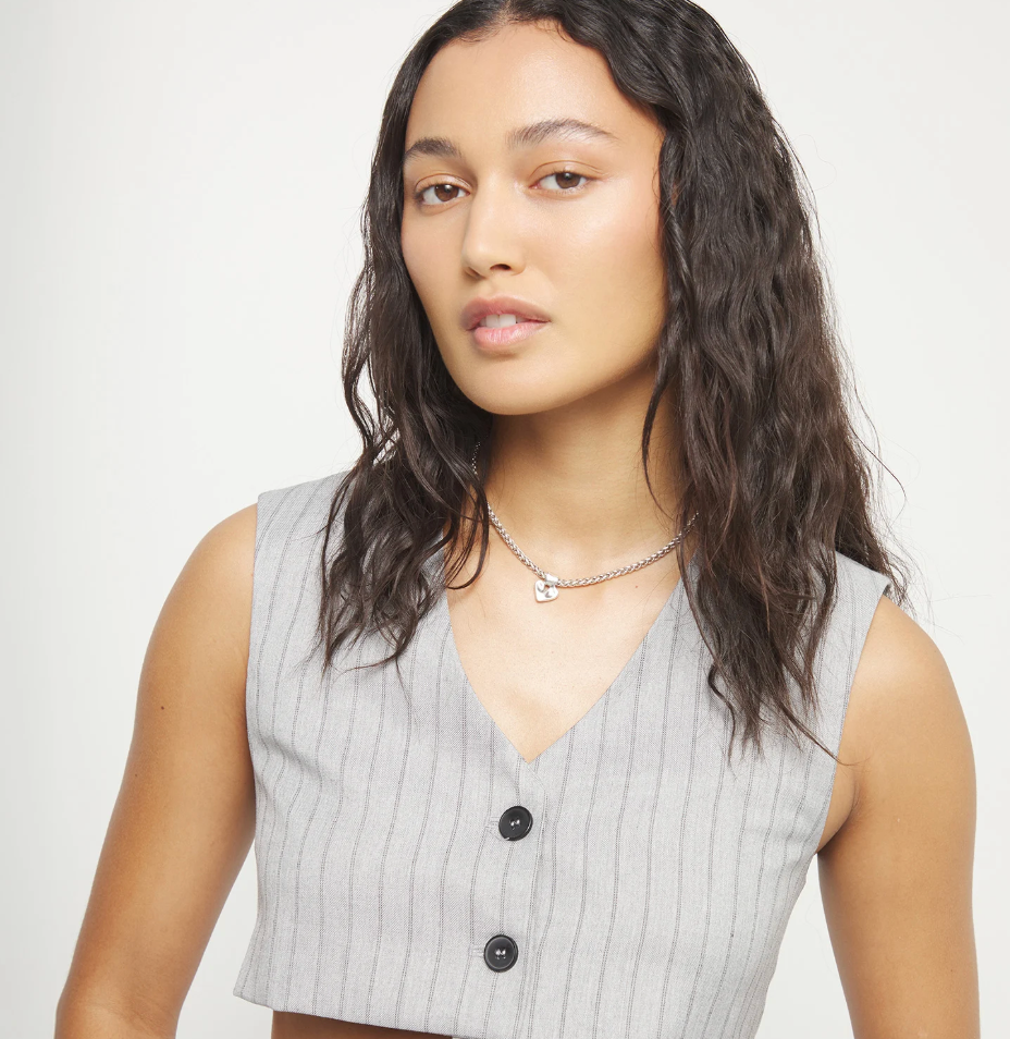 Collar bañado en plata con detalle de corazón pequeño