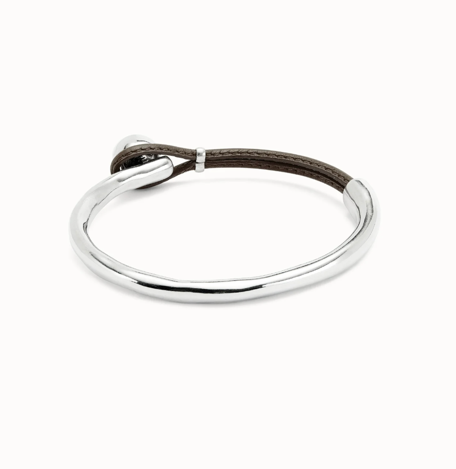 Pulsera semirígida bañada en plata de ley con cuero de color marrón