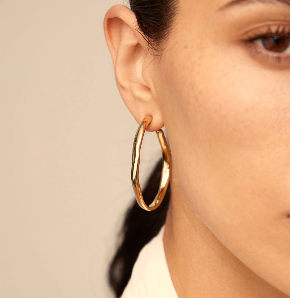 Pendientes de aro abierto bañados en oro de 18k