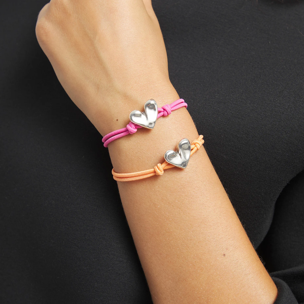 Pulsera de hilo elástico rosa con corazón bañado en plata de ley PUL2641RSA
