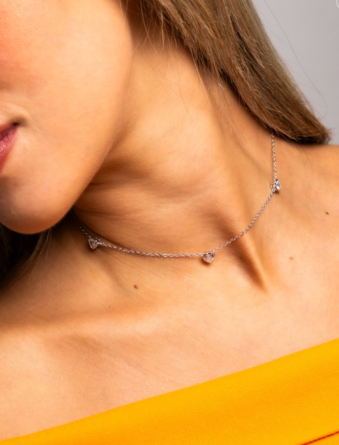 Collar fino corazón de plata de ley 925 bañada en rodio 01-8052