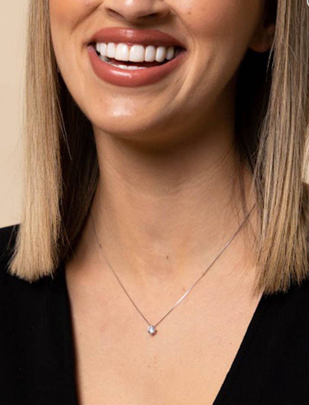 Collar solitario midi circonita garra de plata de ley 925 bañada en rodio