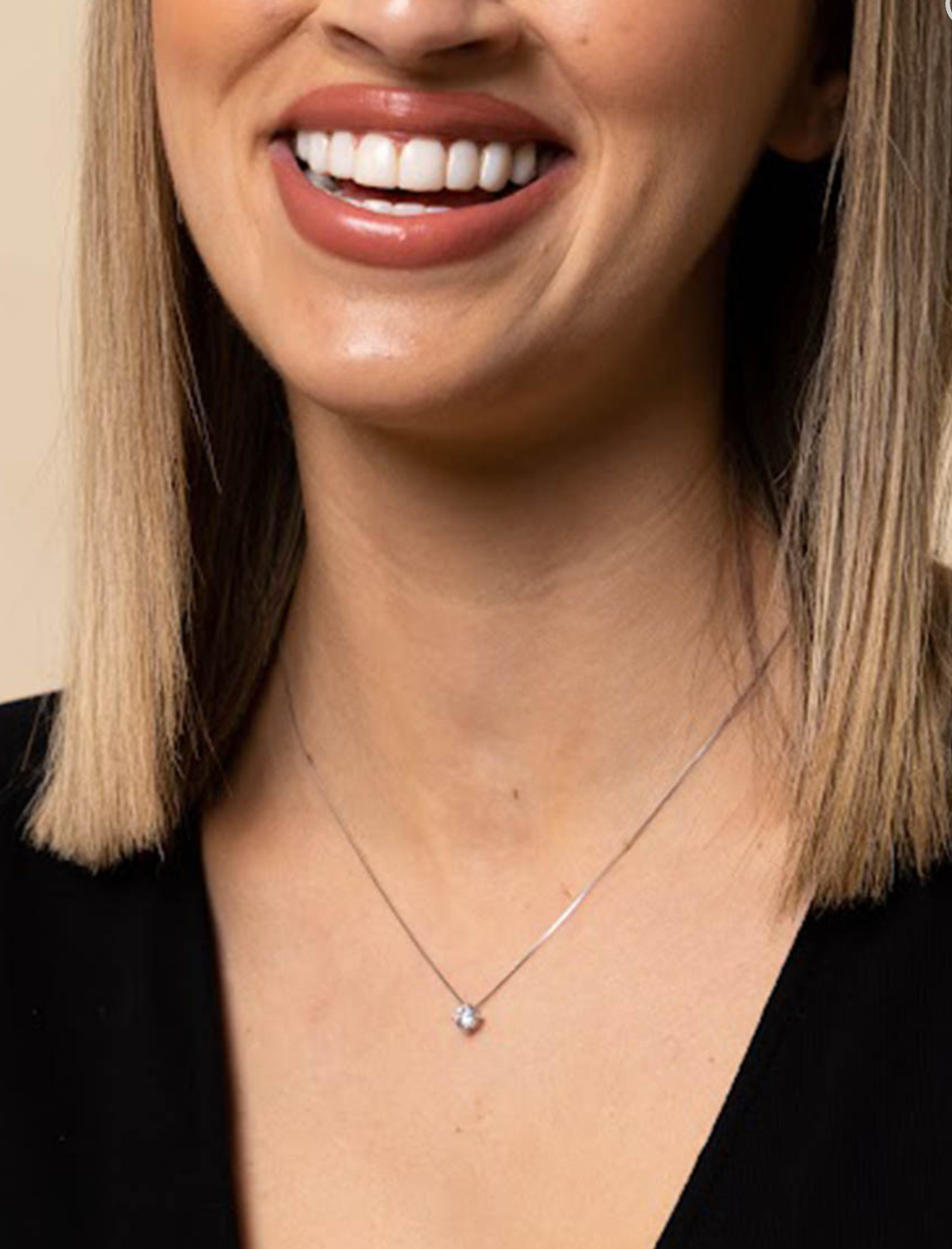 Collar solitario midi circonita garra de plata de ley 925 bañada en rodio