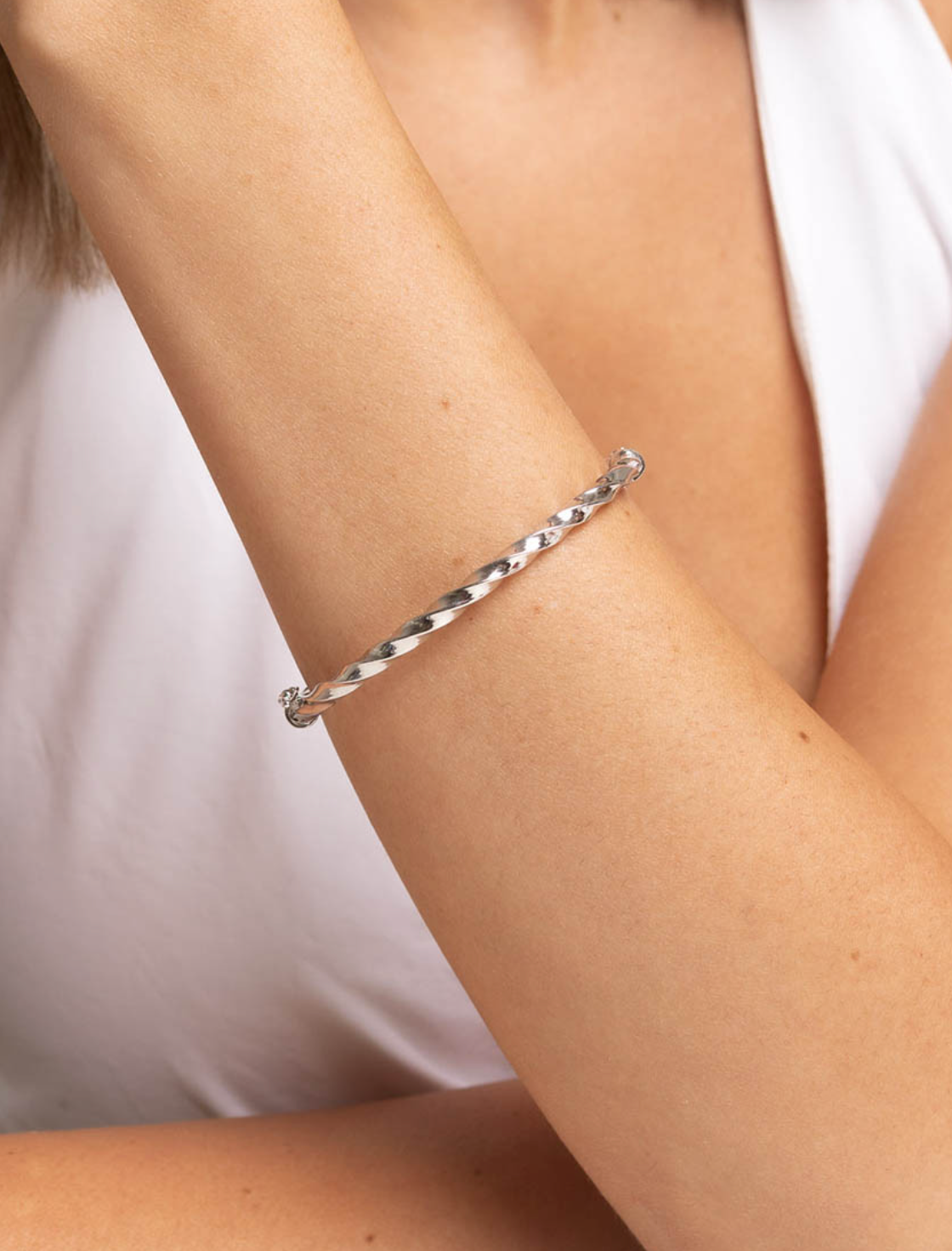 Pulsera rígida rizada de plata de ley 925 bañada en rodio. 02-2265