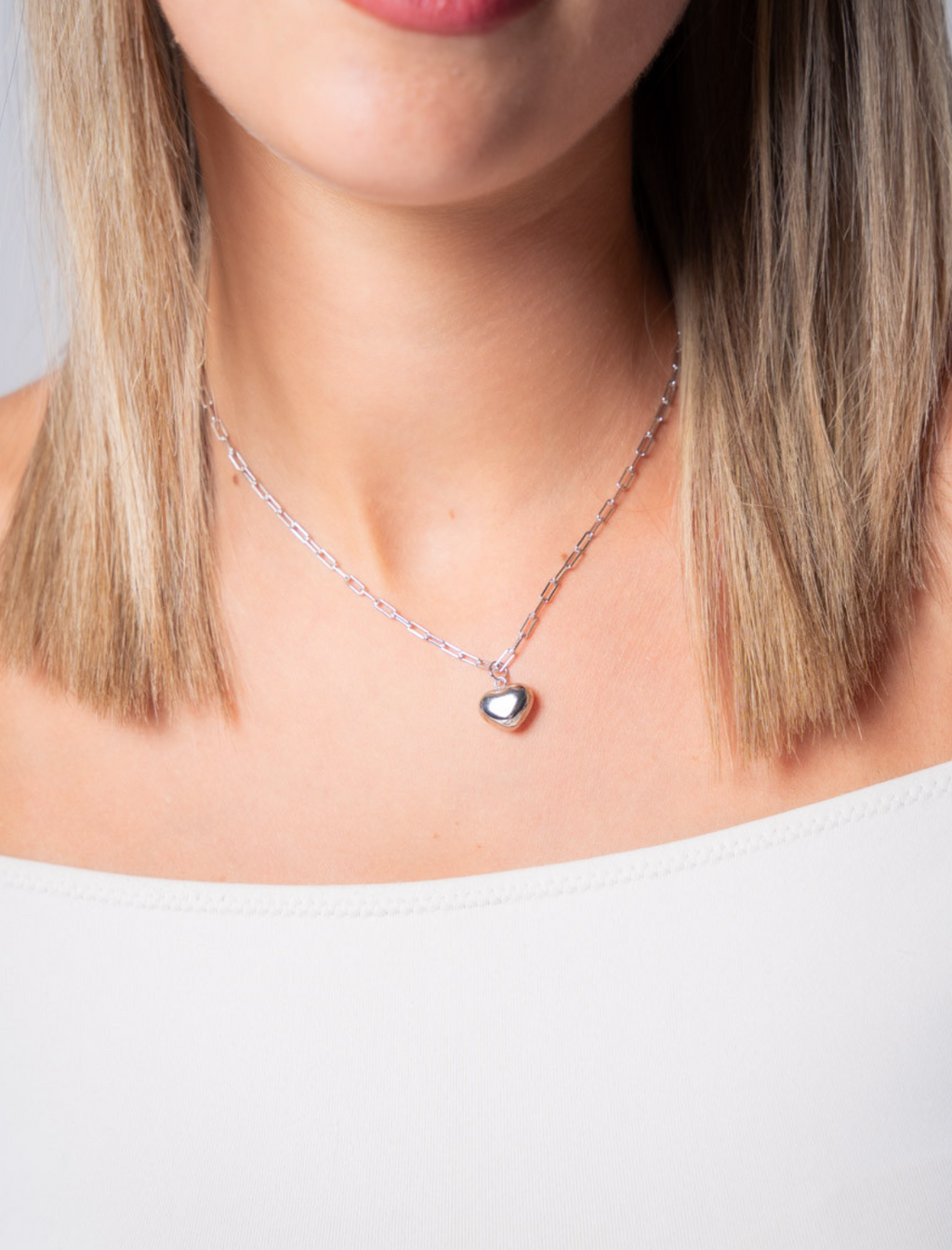 Collar corazón en eslabones de plata de ley 925 bañada en rodio 42-8118