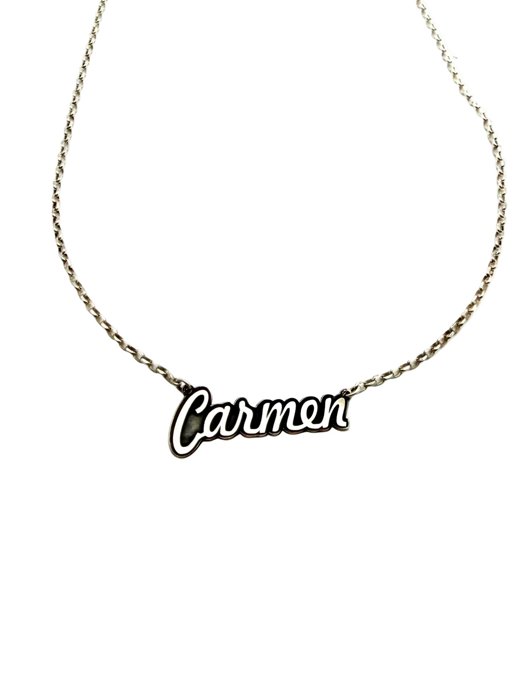 Nombre personalizado con fondo negro y cadena de 45 cm