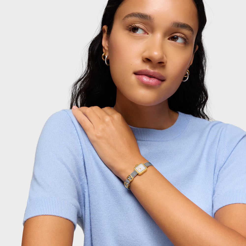Reloj Tous analógico con brazalete de acero con motivo, acero dorado y esfera de nácar ICON TIME CHARMS